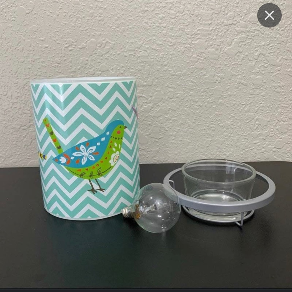Chevron and songbirds BNIB Scentsy warmer
